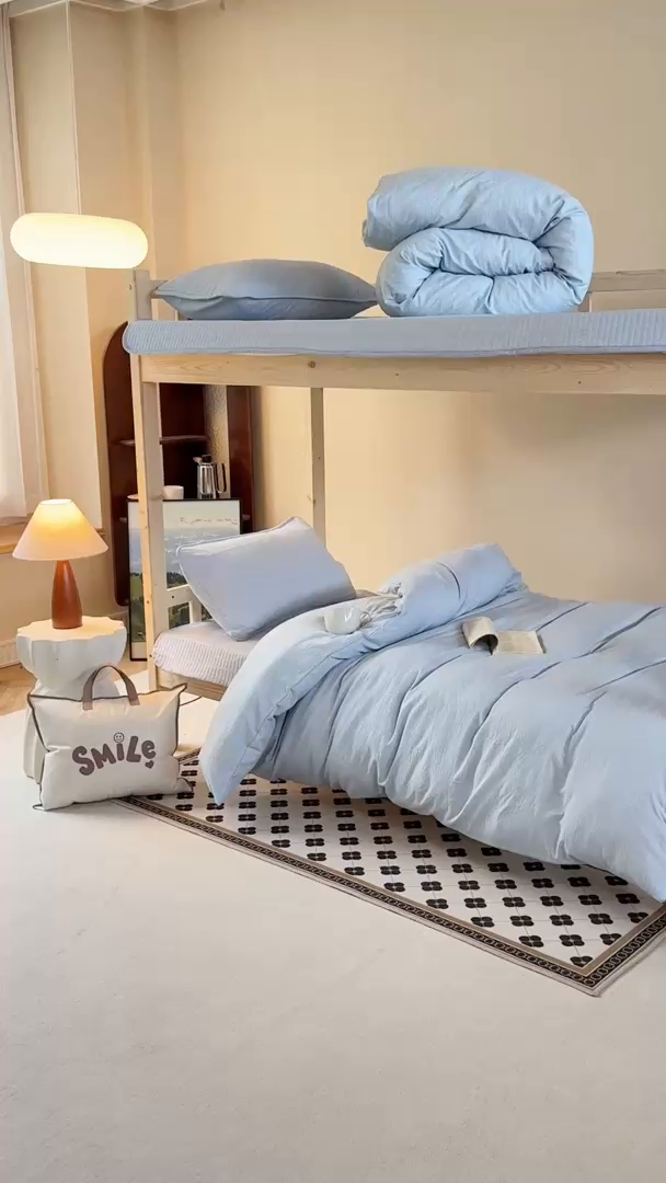 91家纺网 家纺一手货源 找家纺 梦莱斯2025新款皱皱棉学生款床盖三件套 波点蓝