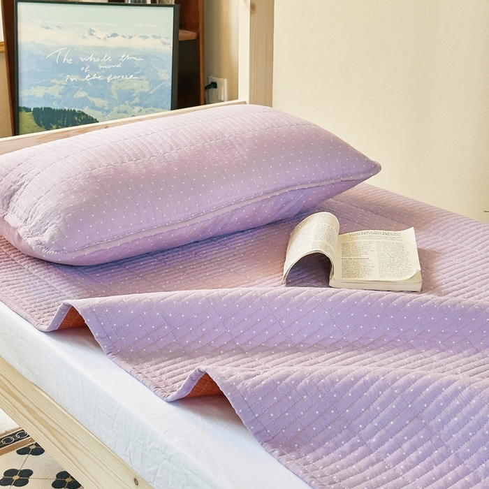 91家纺网 家纺一手货源 找家纺 梦莱斯2025新款皱皱棉学生款床盖三件套 波点紫