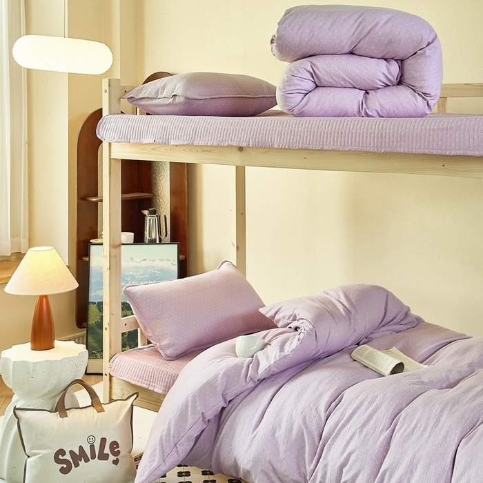 91家纺网 家纺一手货源 找家纺 梦莱斯2025新款皱皱棉学生款床盖三件套 波点紫