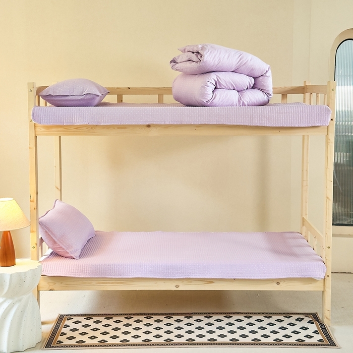 91家纺网 家纺一手货源 找家纺 梦莱斯2025新款皱皱棉学生款床盖三件套 波点紫