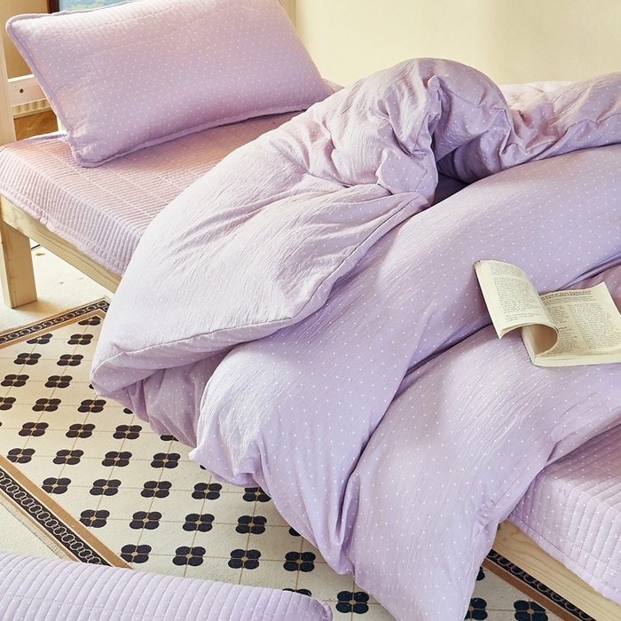 91家纺网 家纺一手货源 找家纺 梦莱斯2025新款皱皱棉学生款床盖三件套 波点紫