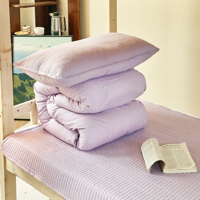 91家纺网 家纺一手货源 找家纺 梦莱斯2025新款皱皱棉学生款床盖三件套 波点紫