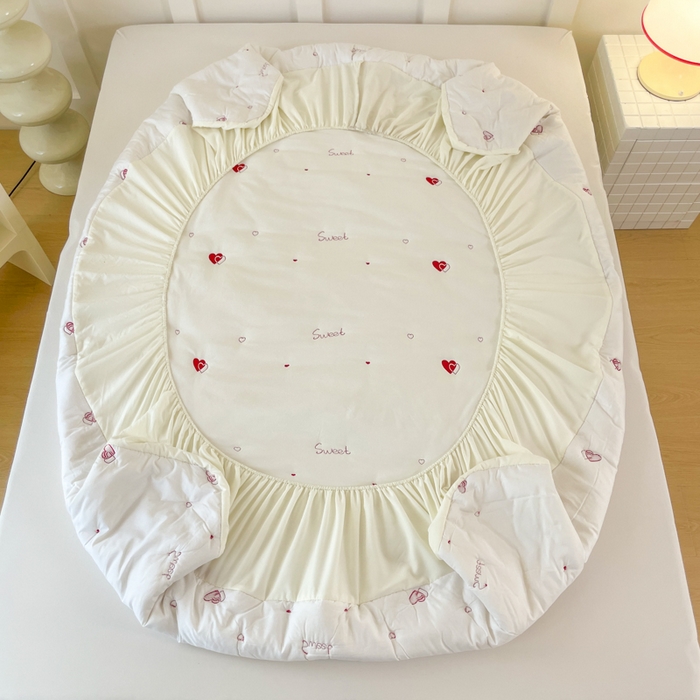 91家纺网 家纺一手货源 找家纺 贝拉梦家纺 2025水洗棉刺绣夹棉床笠防滑床罩床垫保护套 蜜吻痕-奶白