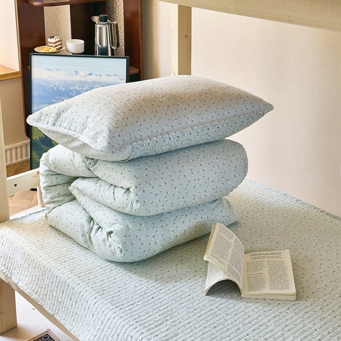 91家纺网 家纺一手货源 找家纺 梦莱斯2025新款皱皱棉学生款床盖三件套 花海绿