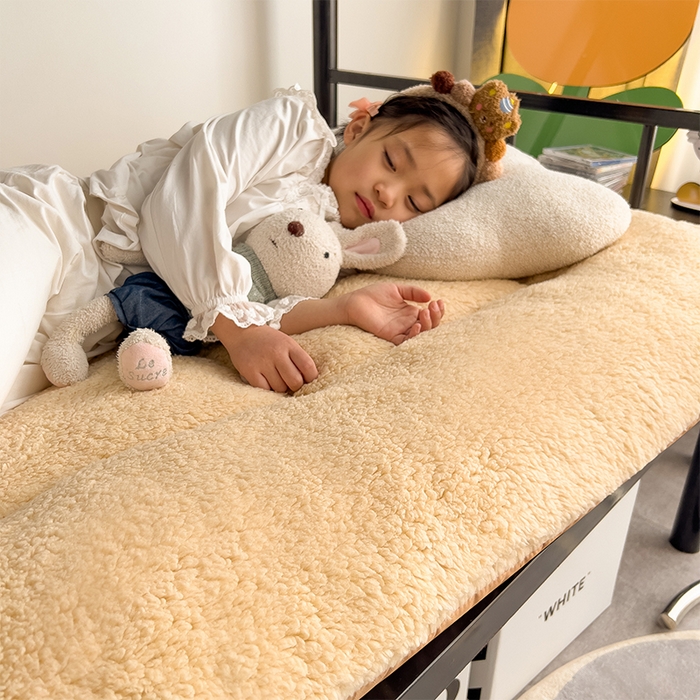 91家纺网 家纺一手货源 找家纺 （总）缦纱 2025新款保暖羊羔绒暖冬床垫学生季宿舍床垫-学生床垫