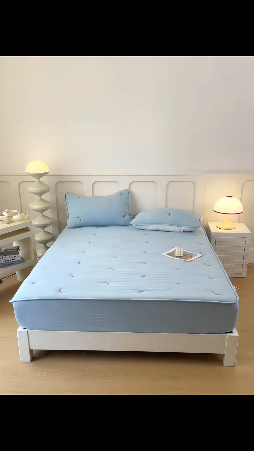 91家纺网 家纺一手货源 找家纺 贝拉梦家纺 2025水洗棉刺绣夹棉床笠防滑床罩床垫保护套 云絮羽-天蓝