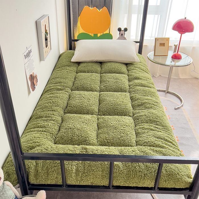 91家纺网 家纺一手货源 找家纺 缦纱 2025新款保暖羊羔绒暖冬床垫学生季宿舍床垫-学生床垫 绿色