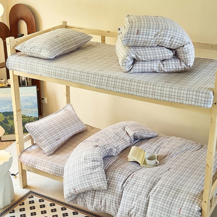 91家纺网 家纺一手货源 找家纺 梦莱斯2025新款皱皱棉学生款床盖三件套 迷你格米