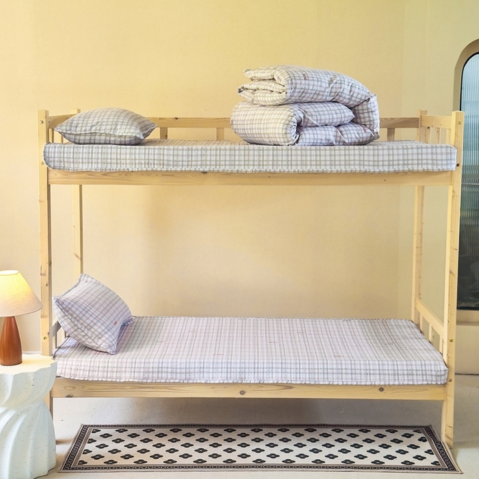 91家纺网 家纺一手货源 找家纺 梦莱斯2025新款皱皱棉学生款床盖三件套 迷你格米