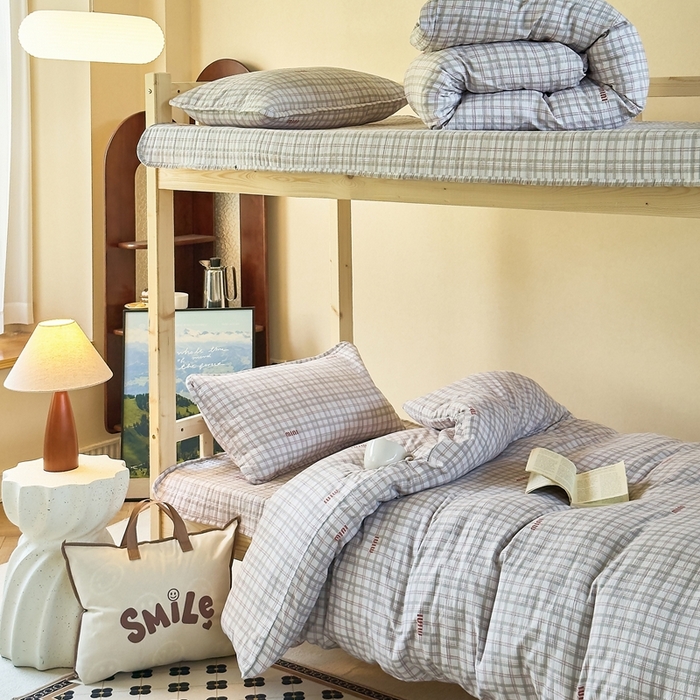 91家纺网 家纺一手货源 找家纺 梦莱斯2025新款皱皱棉学生款床盖三件套 迷你格米