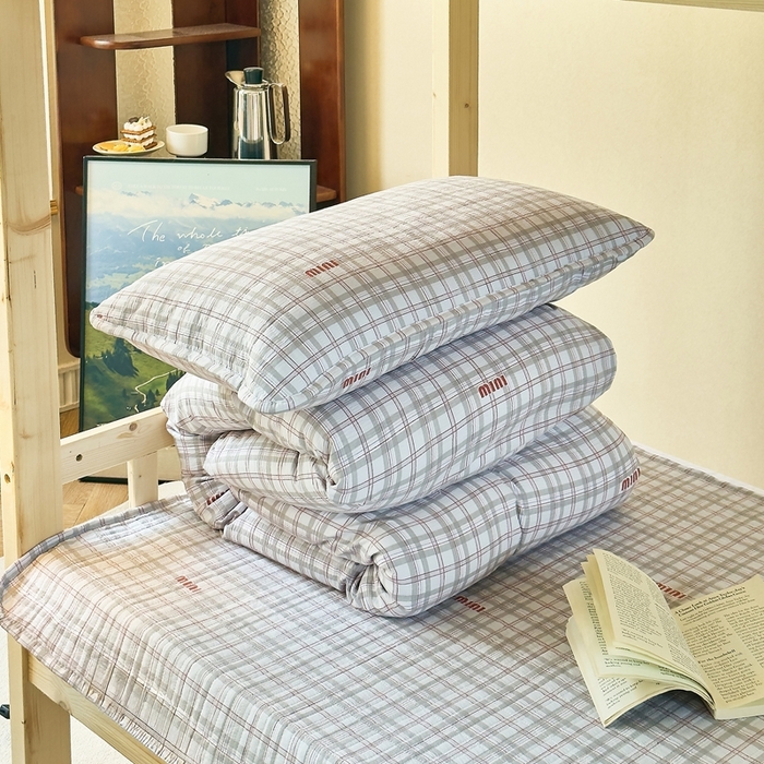 91家纺网 家纺一手货源 找家纺 梦莱斯2025新款皱皱棉学生款床盖三件套 迷你格米