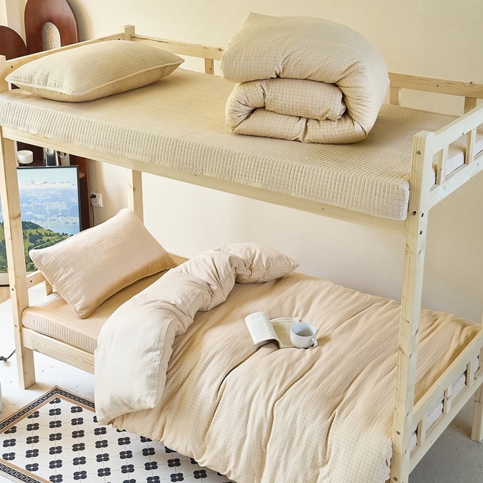 91家纺网 家纺一手货源 找家纺 梦莱斯2025新款皱皱棉学生款床盖三件套 往事黄