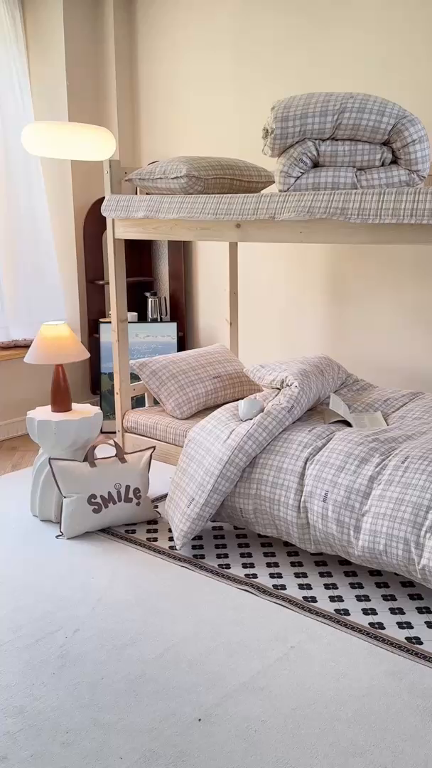 91家纺网 家纺一手货源 找家纺 梦莱斯2025新款皱皱棉学生款床盖三件套 迷你格灰