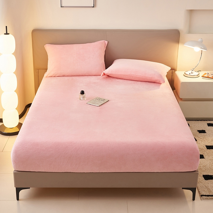 91家纺网 家纺一手货源 找家纺 简爱 2025新款纯色牛奶绒单床笠 樱花粉