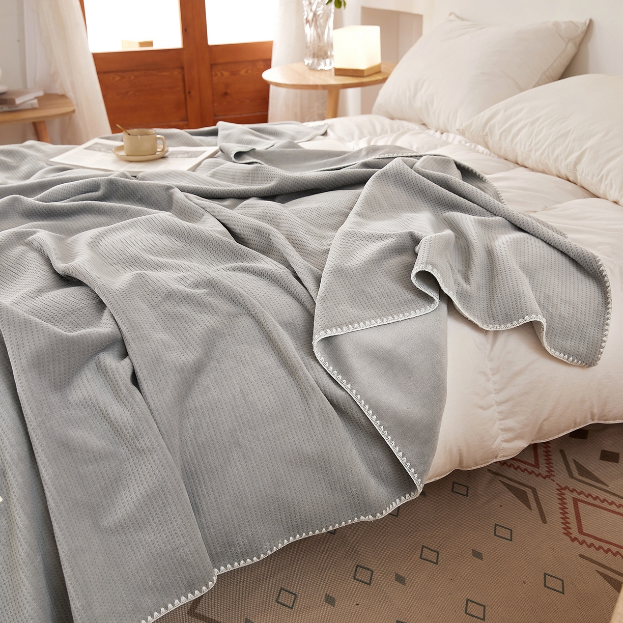 91家纺网 家纺一手货源 找家纺 莱家富 2026新款500克加厚A类华夫格牛奶绒双面毛毯轻奢休闲盖毯子多尺寸多功能午睡办 都市灰