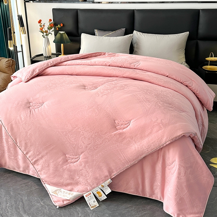 91家纺网 家纺一手货源 找家纺 欧夏家纺 2025秋冬新款长绒棉提花大豆被子母被拉链款二合一被子被芯 胭脂粉