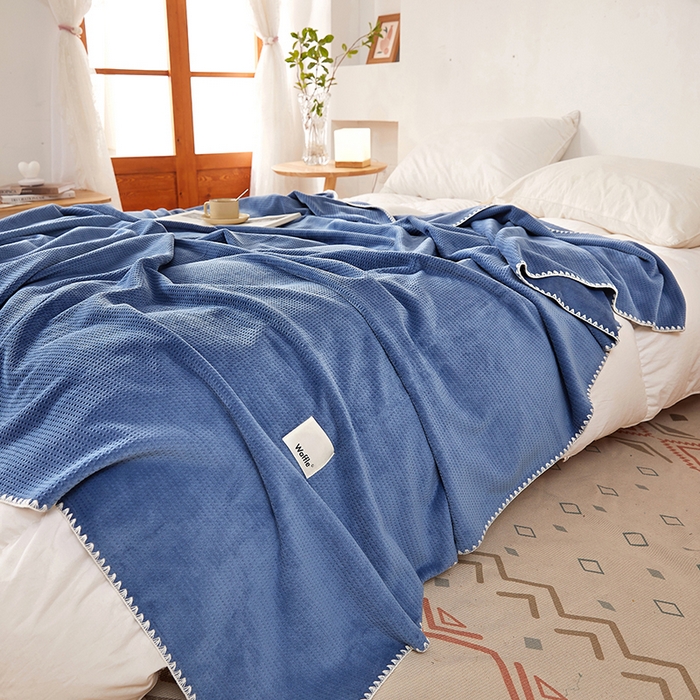 91家纺网 家纺一手货源 找家纺 莱家富 2026新款500克加厚A类华夫格牛奶绒双面毛毯轻奢休闲盖毯子多尺寸多功能午睡办 湖蓝