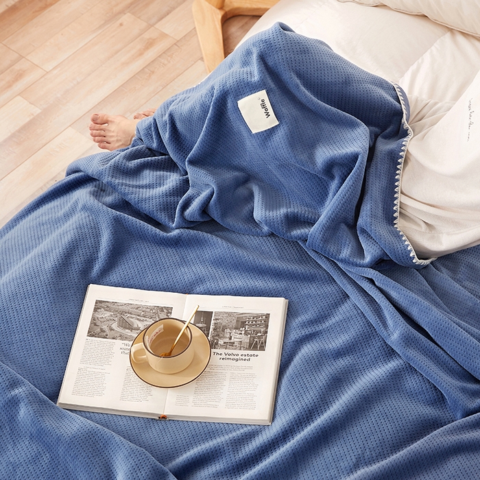 91家纺网 家纺一手货源 找家纺 莱家富 2026新款500克加厚A类华夫格牛奶绒双面毛毯轻奢休闲盖毯子多尺寸多功能午睡办 湖蓝