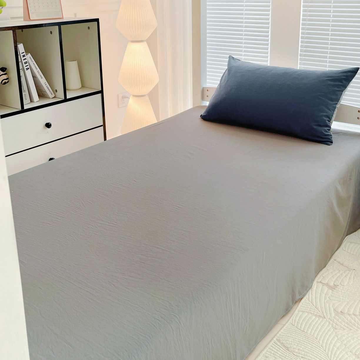 91家纺网 家纺一手货源 找家纺 （总）纽缦家纺 2025新款纯色双拼水洗亲柔棉三件套宿舍三件套上下铺三件套