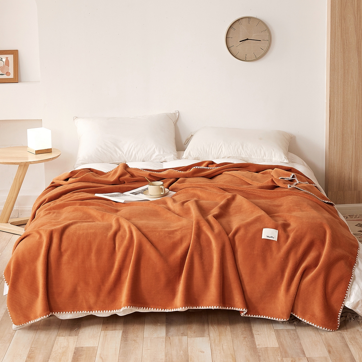 91家纺网 家纺一手货源 找家纺 莱家富 2026新款500克加厚A类华夫格牛奶绒双面毛毯轻奢休闲盖毯子多尺寸多功能午睡办 焦糖