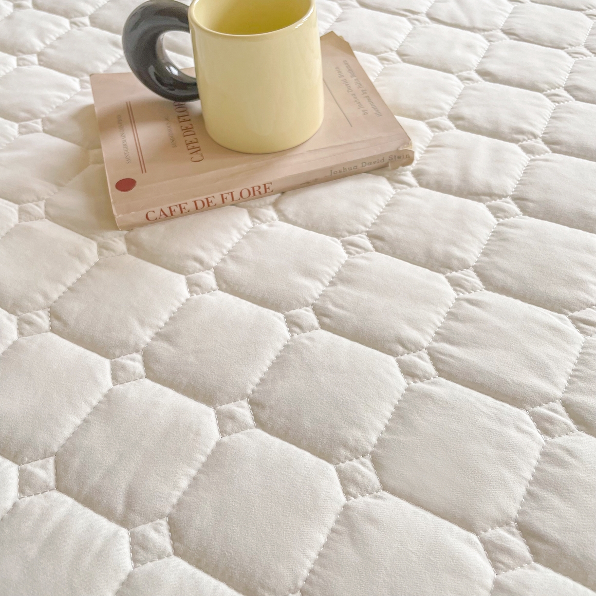 91家纺网 家纺一手货源 找家纺 锦眠床笠 2025新款亲肤面包格夹棉床笠-学生图 面包格-白