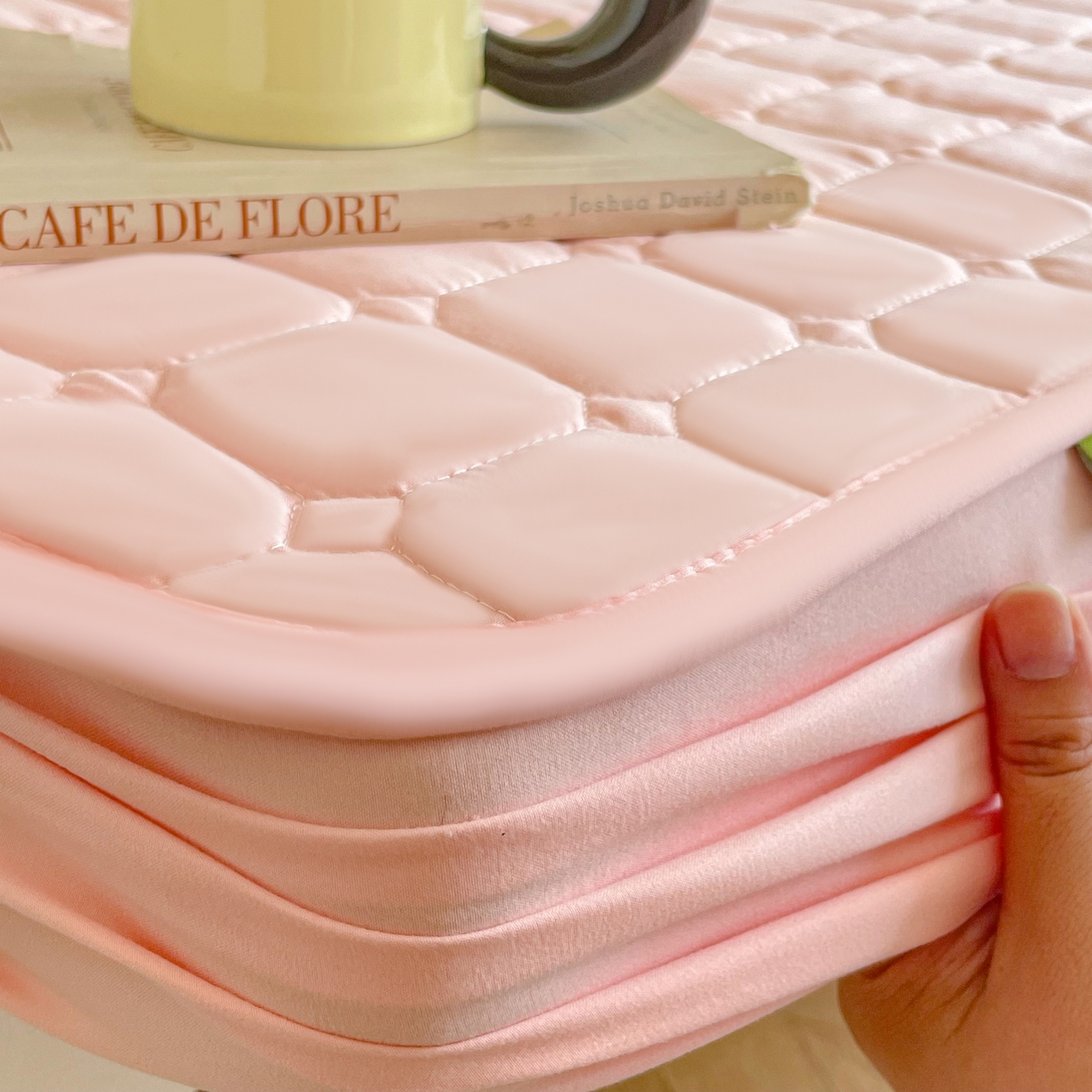 91家纺网 家纺一手货源 找家纺 锦眠床笠 2025新款亲肤面包格夹棉床笠-学生图 面包格-粉