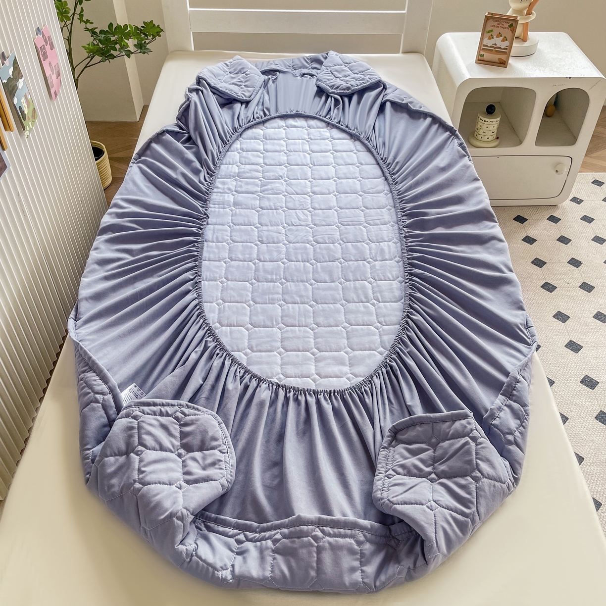 91家纺网 家纺一手货源 找家纺 锦眠床笠 2025新款亲肤面包格夹棉床笠-学生图 面包格-灰