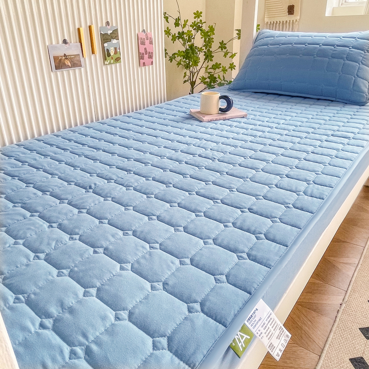 91家纺网 家纺一手货源 找家纺 锦眠床笠 2025新款亲肤面包格夹棉床笠-学生图 面包格-兰