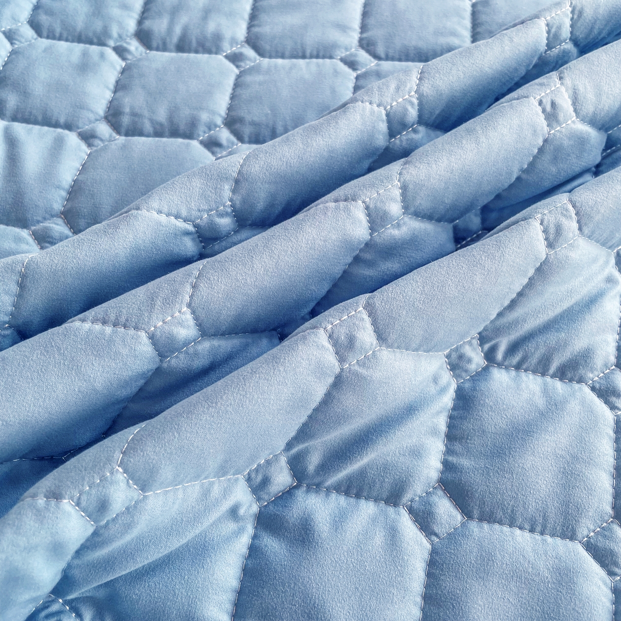 91家纺网 家纺一手货源 找家纺 锦眠床笠 2025新款亲肤面包格夹棉床笠-学生图 面包格-兰