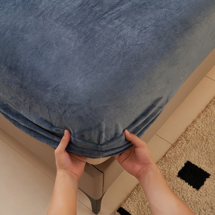 91家纺网 家纺一手货源 找家纺 简爱 2025新款纯色牛奶绒单床笠 宾利蓝