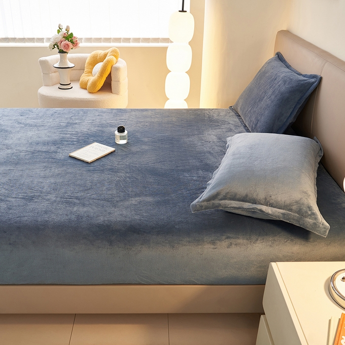 91家纺网 家纺一手货源 找家纺 简爱 2025新款纯色牛奶绒单床笠 宾利蓝