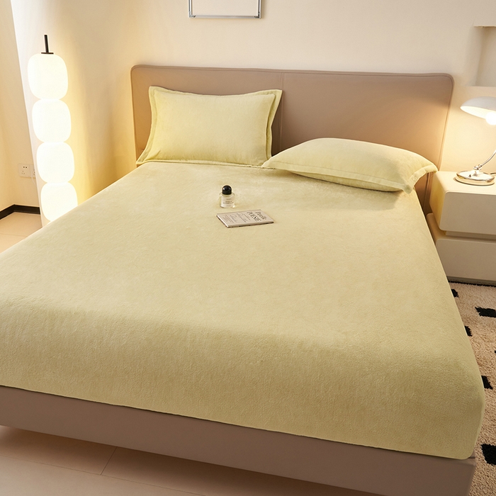 91家纺网 家纺一手货源 找家纺 简爱 2025新款纯色牛奶绒单床笠 橄榄绿