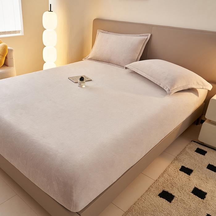 91家纺网 家纺一手货源 找家纺 简爱 2025新款纯色牛奶绒单床笠 灰色