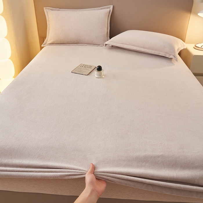 91家纺网 家纺一手货源 找家纺 简爱 2025新款纯色牛奶绒单床笠 灰色