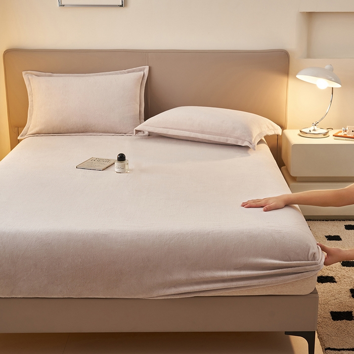 91家纺网 家纺一手货源 找家纺 简爱 2025新款纯色牛奶绒单床笠 灰色