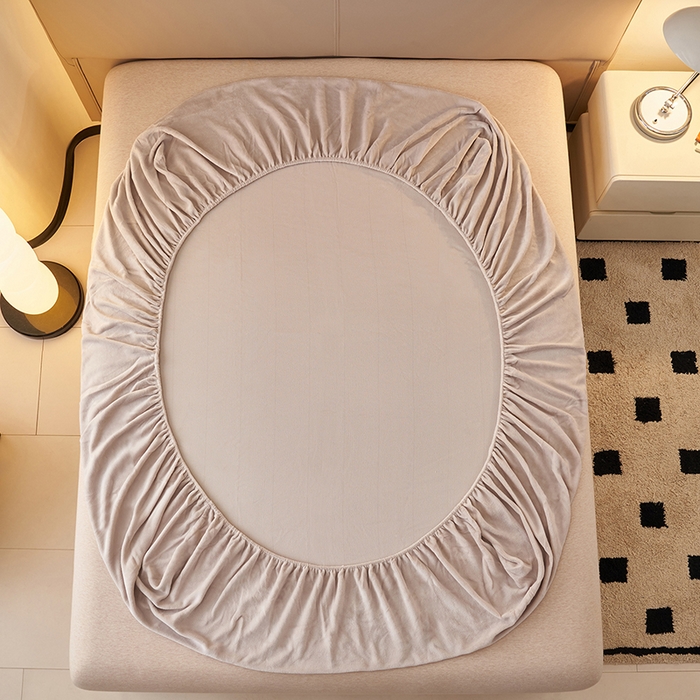 91家纺网 家纺一手货源 找家纺 简爱 2025新款纯色牛奶绒单床笠 灰色