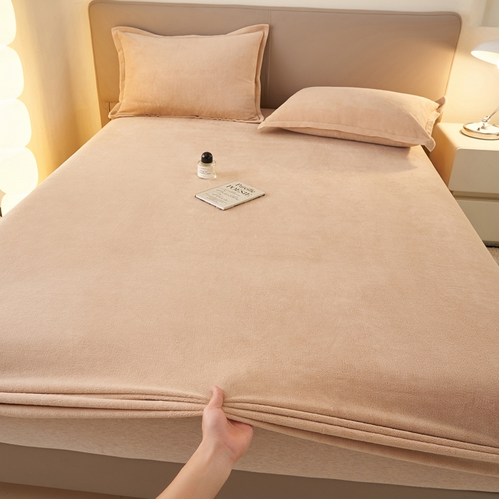 91家纺网 家纺一手货源 找家纺 简爱 2025新款纯色牛奶绒单床笠 卡其