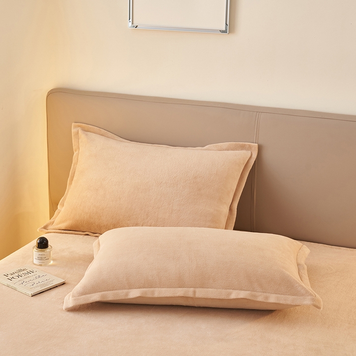 91家纺网 家纺一手货源 找家纺 简爱 2025新款纯色牛奶绒单床笠 卡其