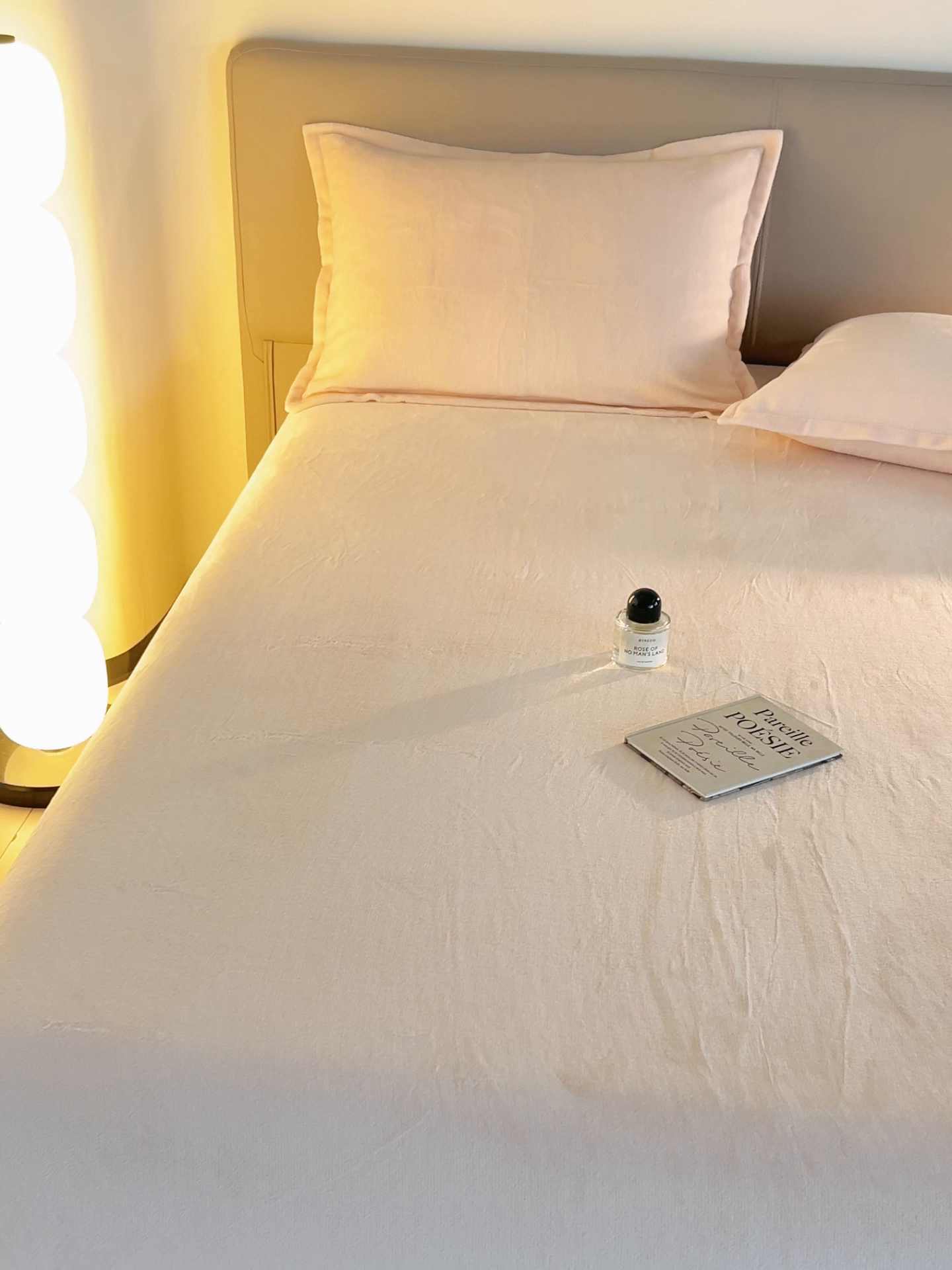 91家纺网 家纺一手货源 找家纺 简爱 2025新款纯色牛奶绒单床笠 卡其