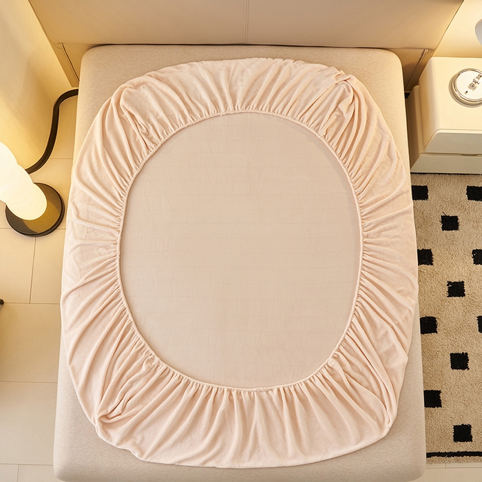 91家纺网 家纺一手货源 找家纺 简爱 2025新款纯色牛奶绒单床笠 奶油色