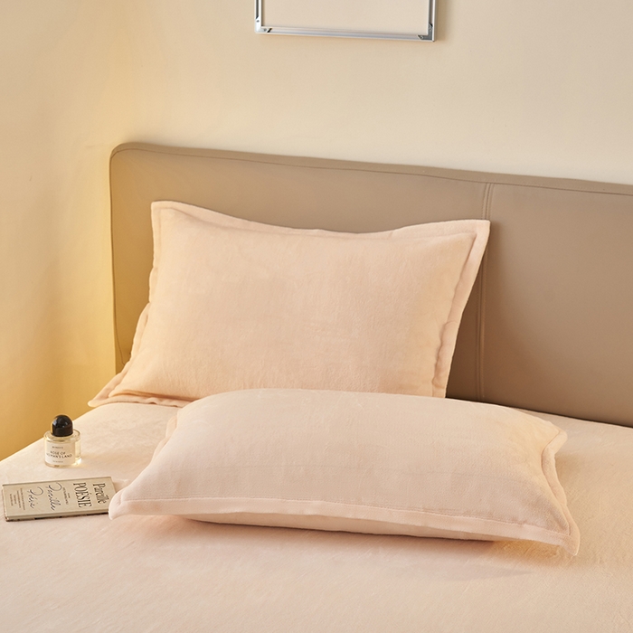 91家纺网 家纺一手货源 找家纺 简爱 2025新款纯色牛奶绒单床笠 奶油色