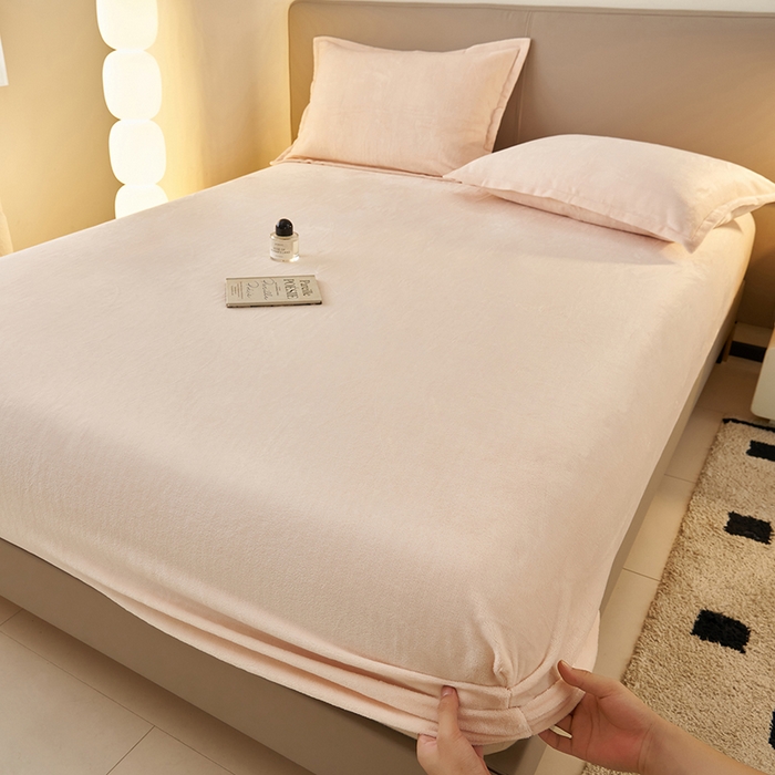 91家纺网 家纺一手货源 找家纺 简爱 2025新款纯色牛奶绒单床笠 奶油色