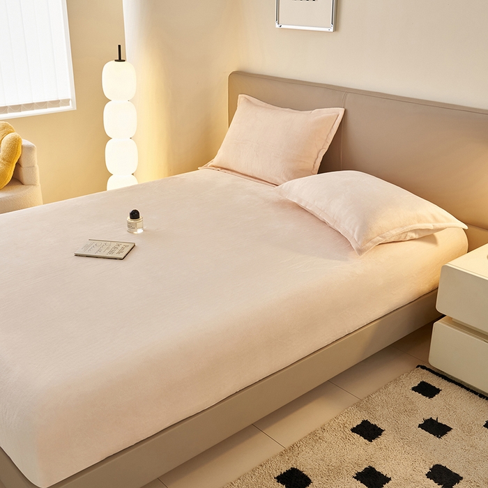 91家纺网 家纺一手货源 找家纺 简爱 2025新款纯色牛奶绒单床笠 奶油色