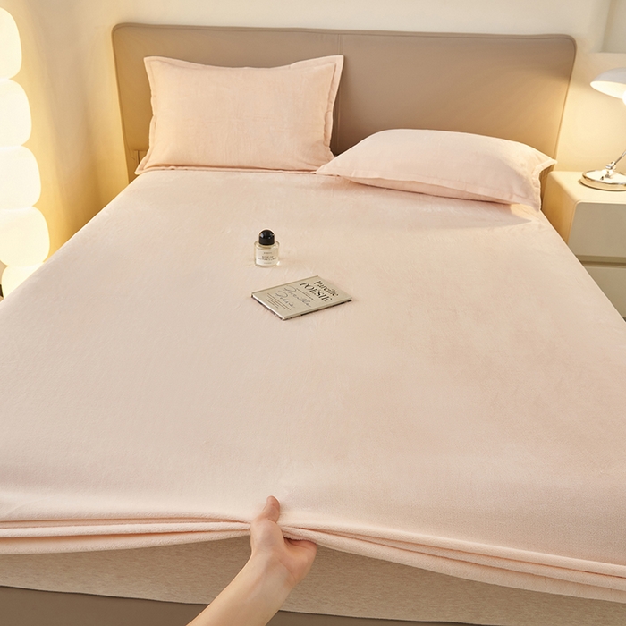 91家纺网 家纺一手货源 找家纺 简爱 2025新款纯色牛奶绒单床笠 奶油色