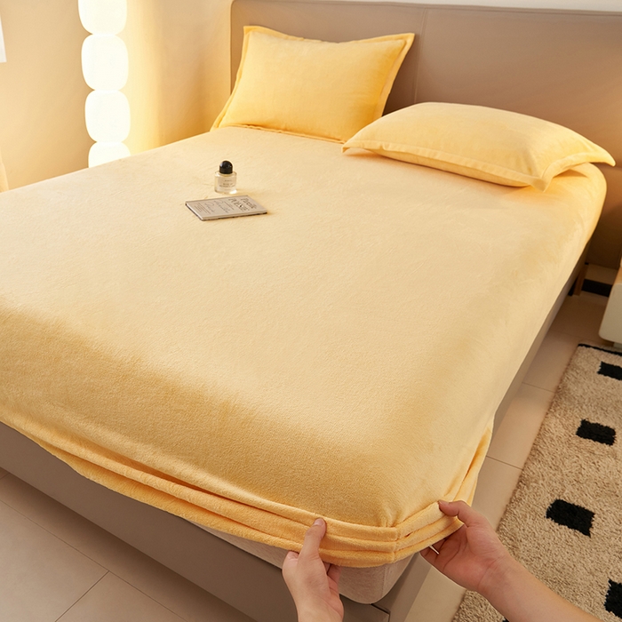 91家纺网 家纺一手货源 找家纺 简爱 2025新款纯色牛奶绒单床笠 柠檬黄