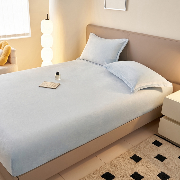 91家纺网 家纺一手货源 找家纺 简爱 2025新款纯色牛奶绒单床笠 天蓝