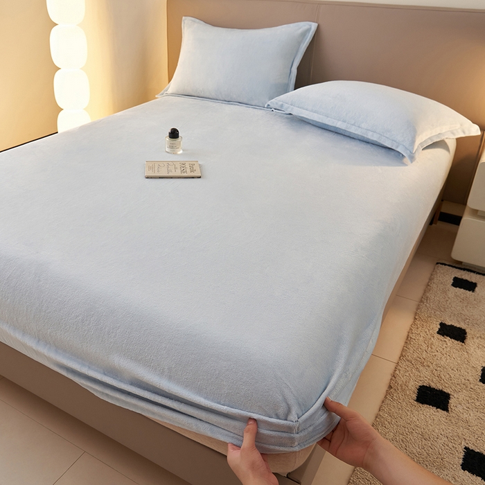 91家纺网 家纺一手货源 找家纺 简爱 2025新款纯色牛奶绒单床笠 天蓝