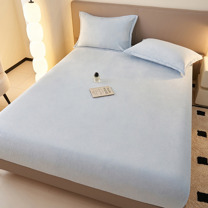 91家纺网 家纺一手货源 找家纺 简爱 2025新款纯色牛奶绒单床笠 天蓝