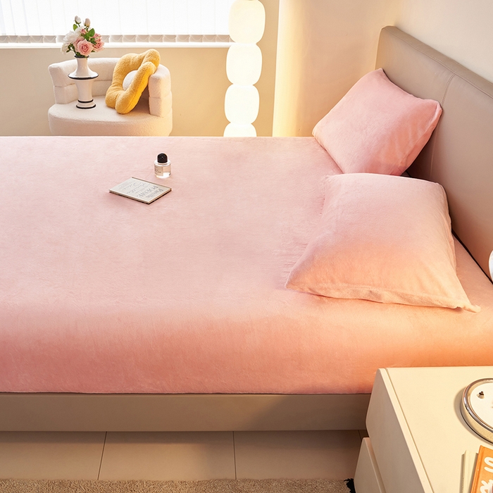 91家纺网 家纺一手货源 找家纺 简爱 2025新款纯色牛奶绒单床笠 樱花粉