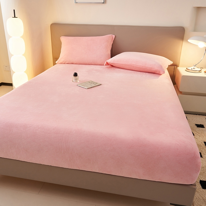 91家纺网 家纺一手货源 找家纺 简爱 2025新款纯色牛奶绒单床笠 樱花粉